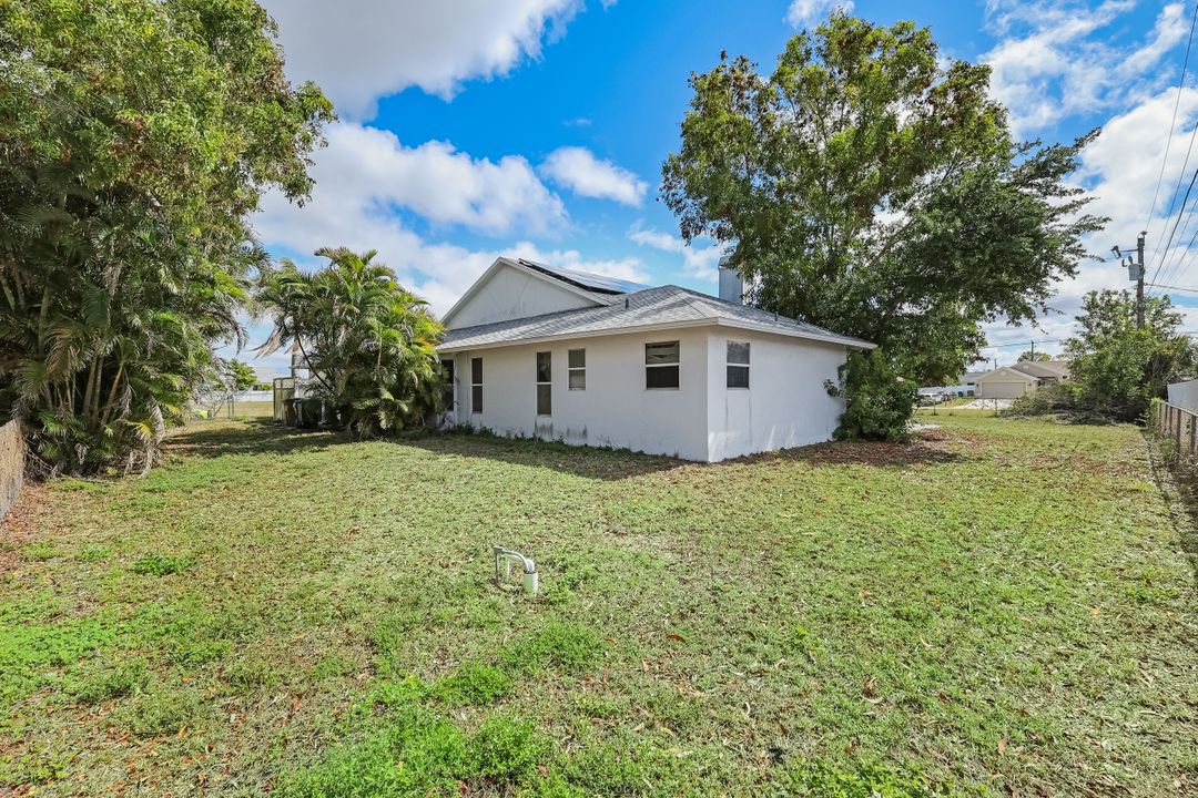 1208 SW 34th St, Cape Coral, FL 33914