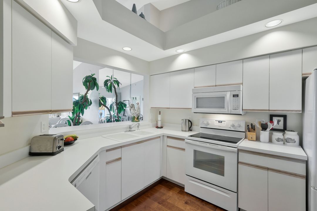 4141 Sawgrass Point Dr #201, Bonita Springs, FL 34134