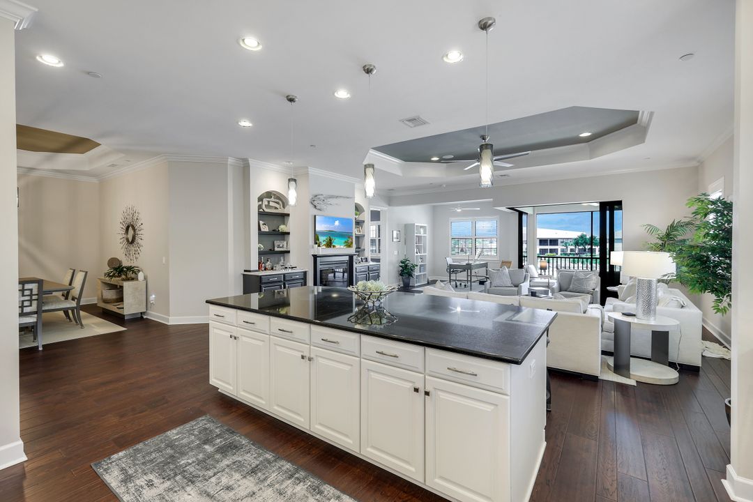 9684 Montelanico Loop #204, Naples, FL 34119