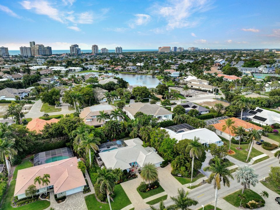 735 Old Trail Dr, Naples, FL 34103