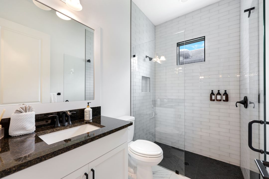 3697 Sapphire Cv Cir, Naples, FL 34114
