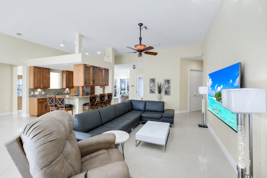 3112 Dominica Way, Naples, FL 34119