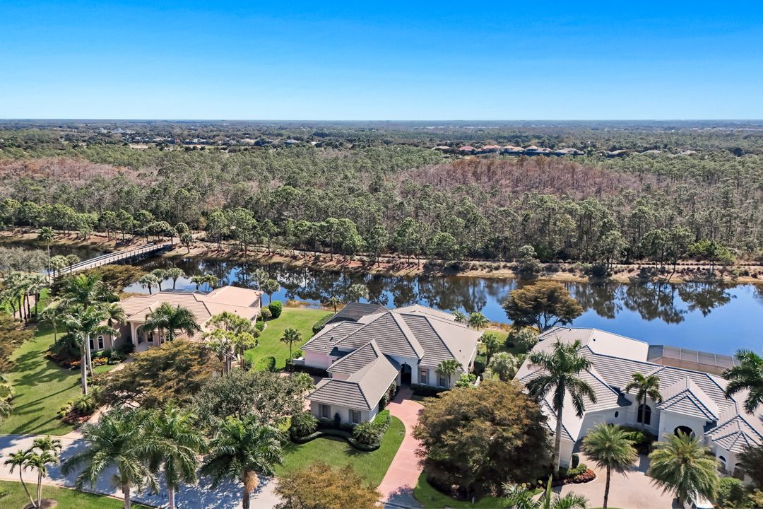 22121 Shallowater Ln, Bonita Springs, FL 34135