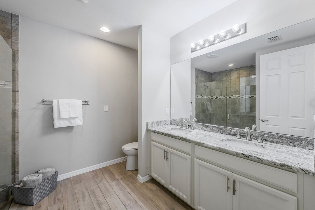 14908 Edgewater Cir, Naples, FL 34114