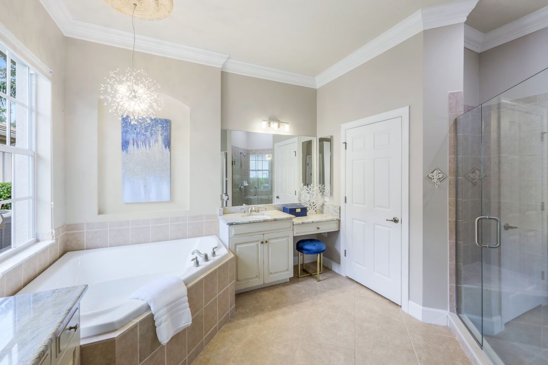 8776 Hideaway Harbor Ct, Naples, FL 34120