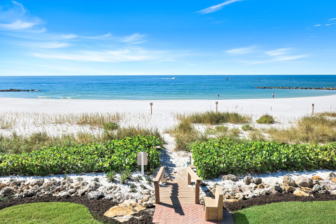 2211 Gulf Shore Blvd N #C4, Naples, FL 34102