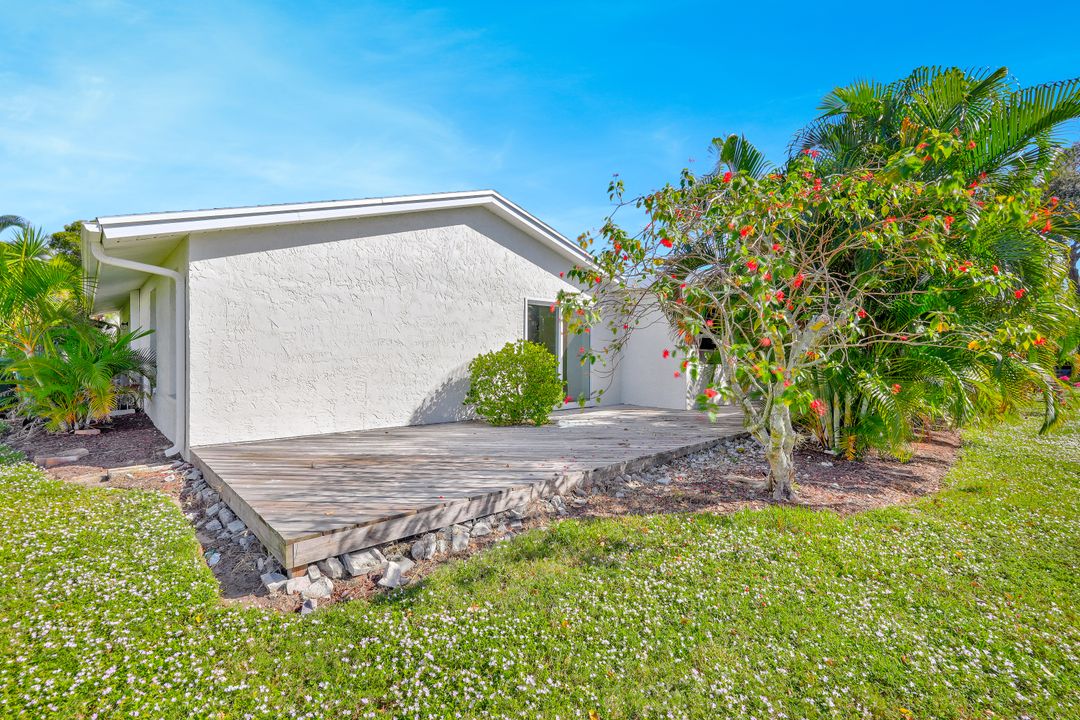 105 Blue Ridge Dr, Naples, FL 34112