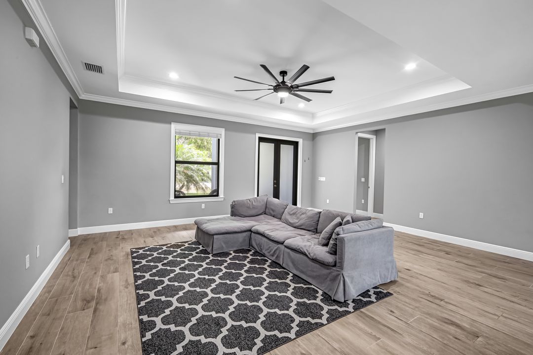 79 41st Ave NE, Naples, FL 34120