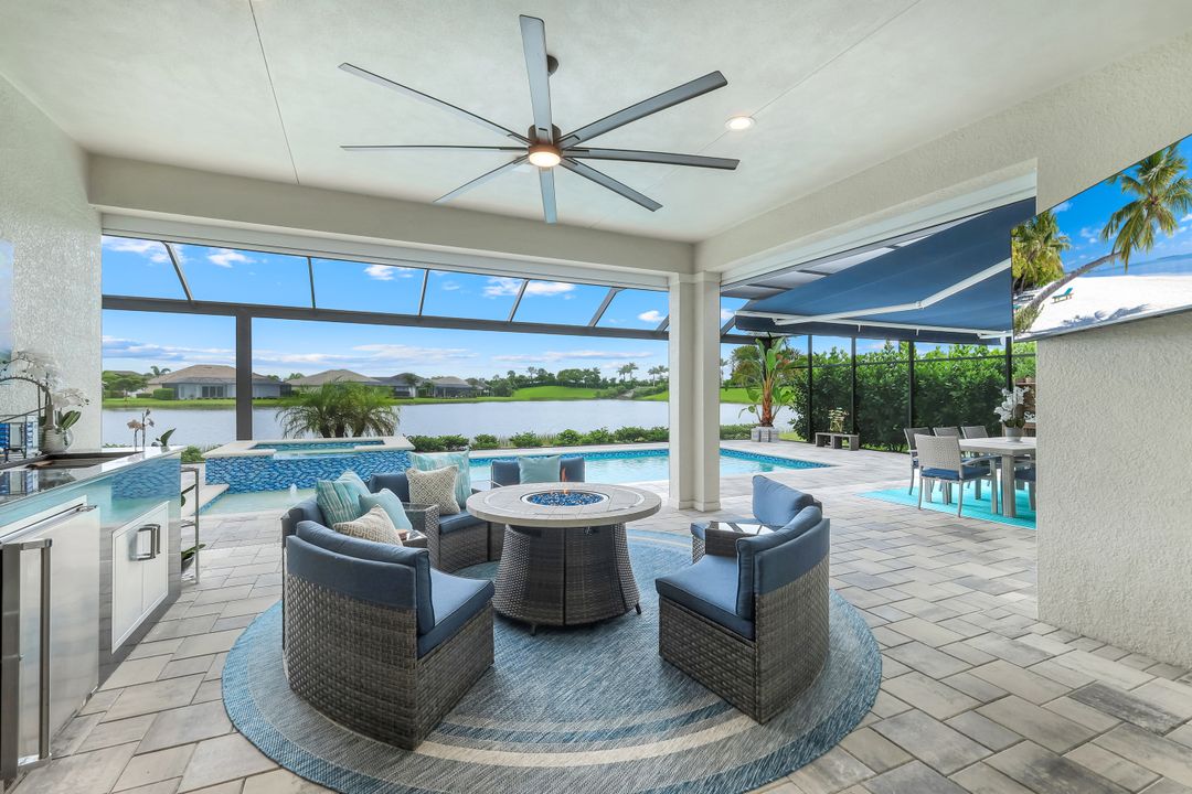 14386 Laguna Spgs Ln, Naples, FL 34114
