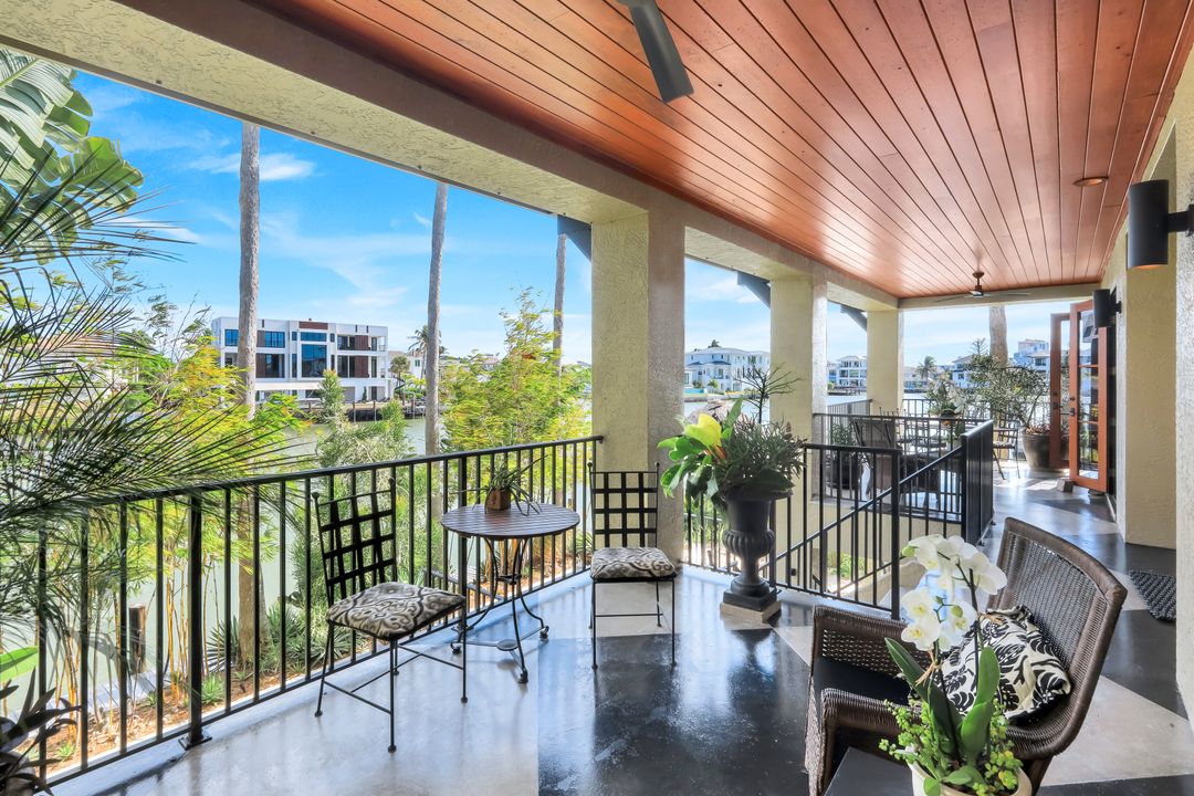 290 Channel Dr, Naples, FL 34108