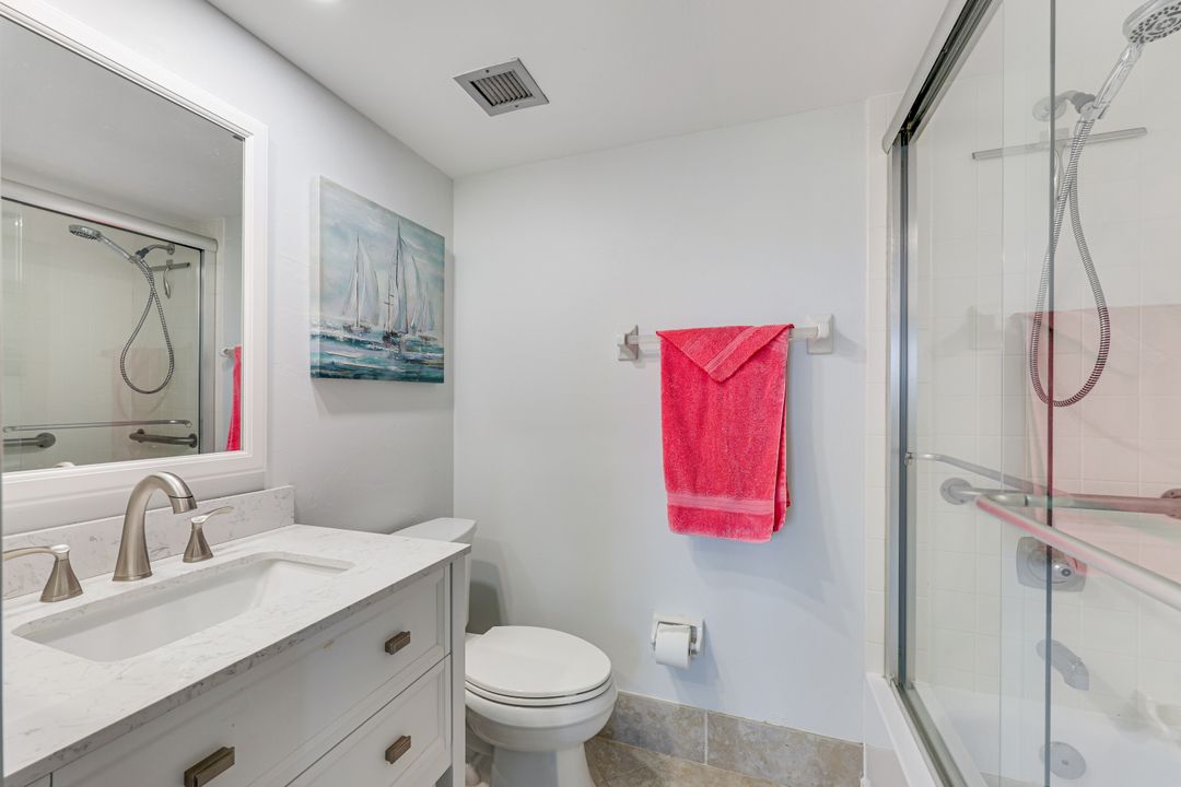 29 High Point Cir E #107, Naples, FL 34103