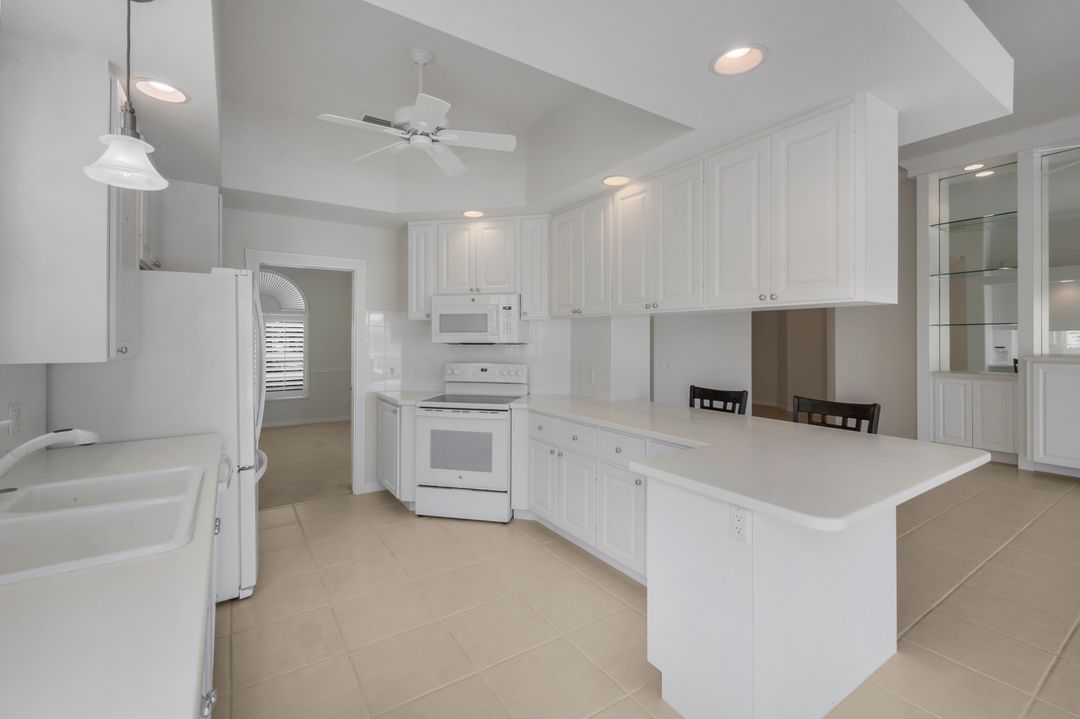 4471 Prescott Ln, Naples, FL 34119