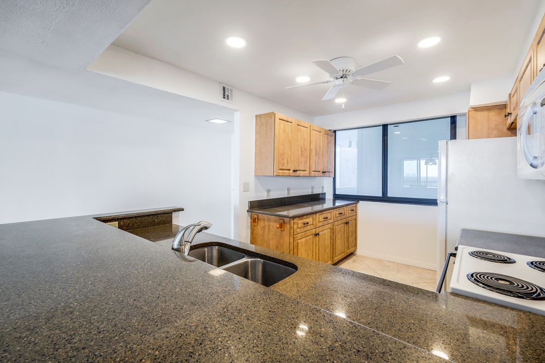 4253 Bay Beach Ln #5B, Fort Myers Beach, FL 33931