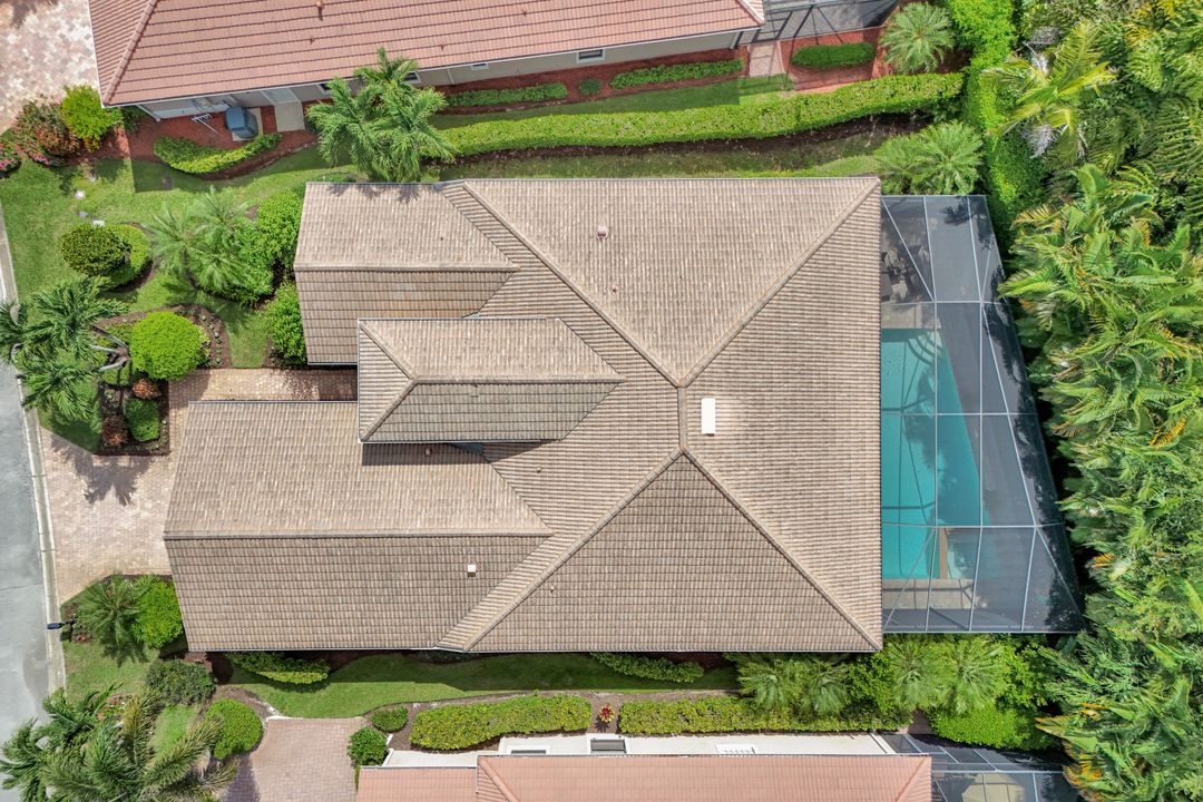 5717 Hammock Isles Dr, Naples, FL 34119