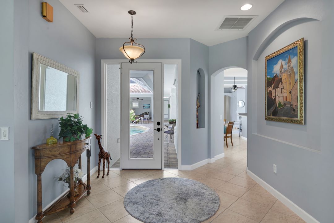 3232 Sundance Cir, Naples, FL 34109