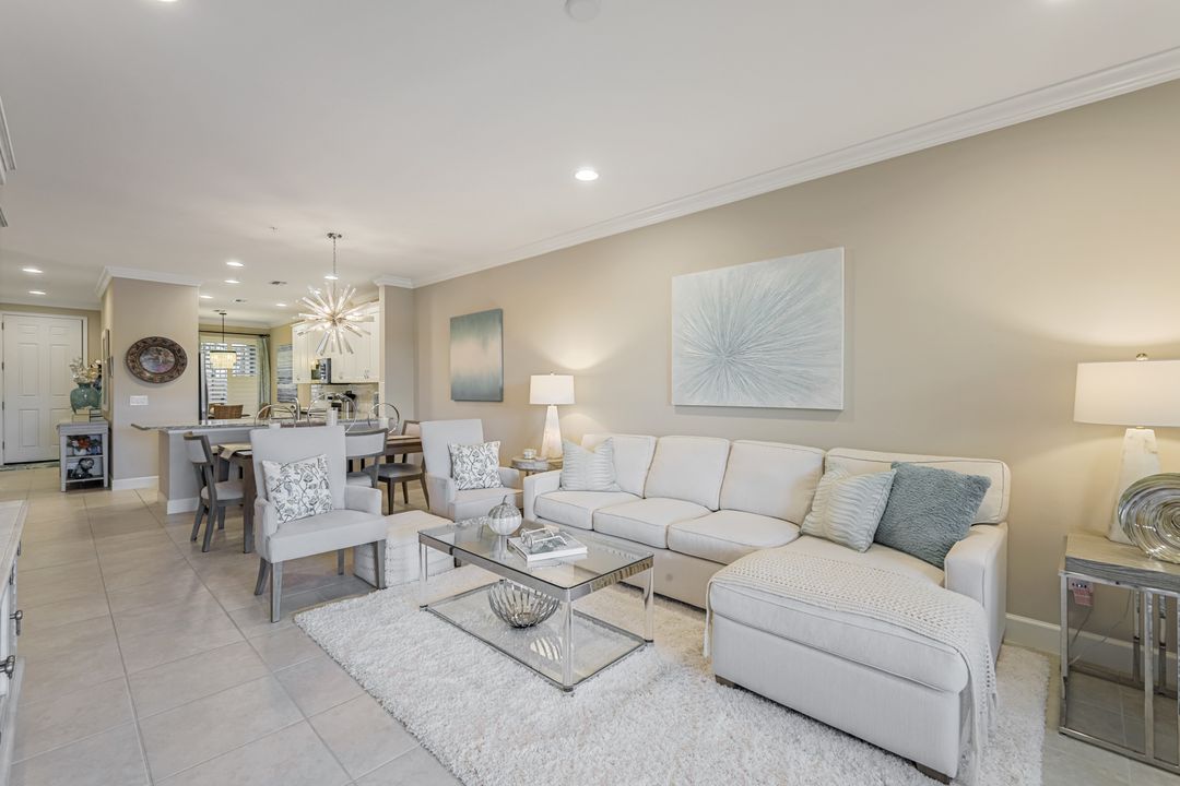 9420 Benvenuto Ct #102, Naples, FL 34119