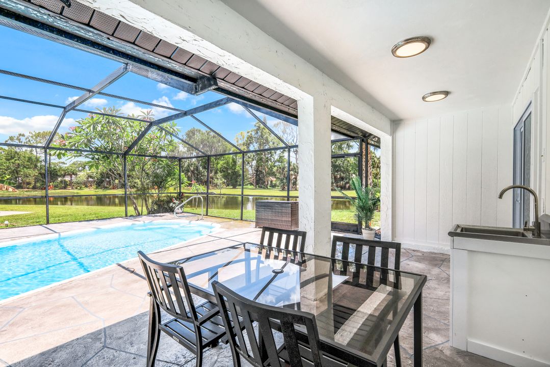 2266 Kings Lake Blvd, Naples, FL 34112