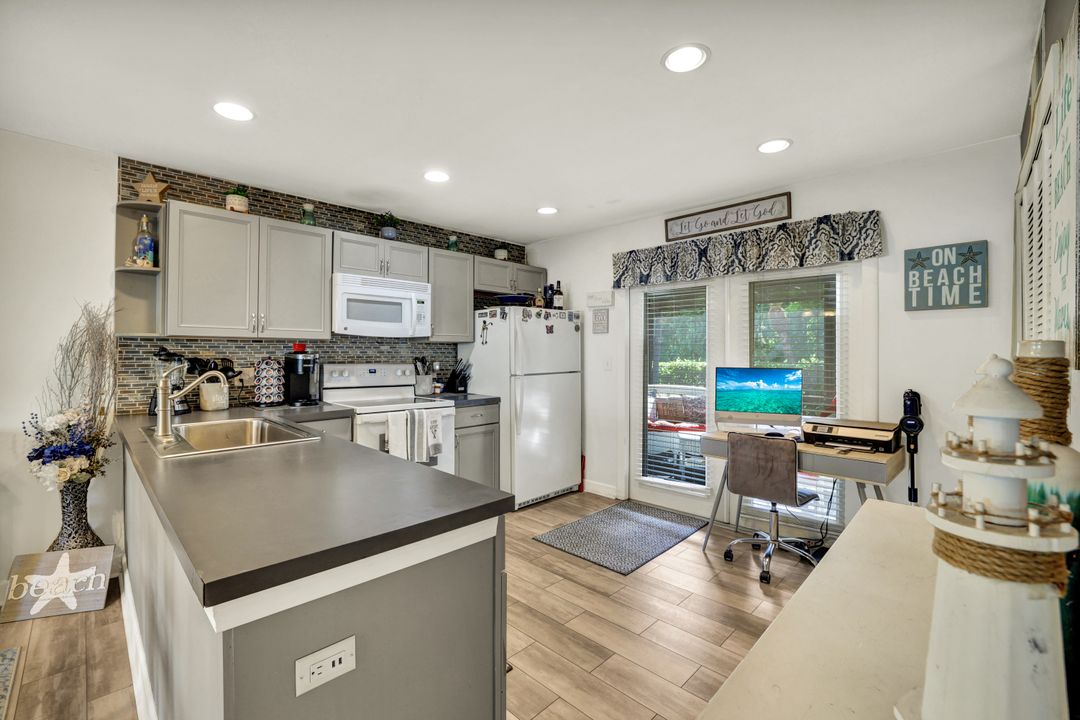 731 W Elkcam Cir #B114, Marco Island, FL 34145