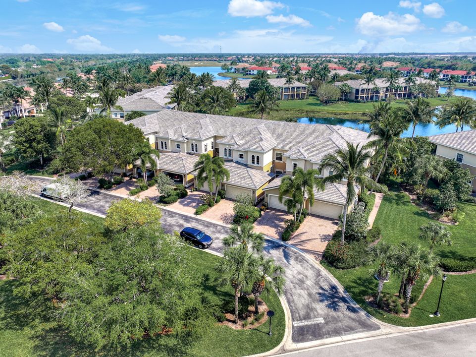 3093 Aviamar Cir #104, Naples, FL 34114