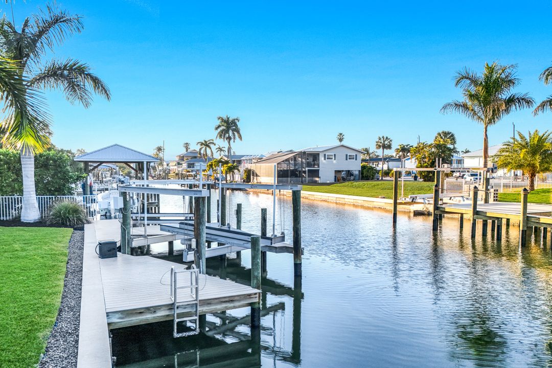 231 Sterling Ave, Fort Myers Beach, FL 33931