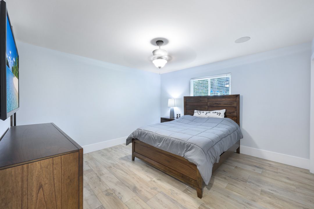 6036 Cedar Tree Ln, Naples, FL 34116