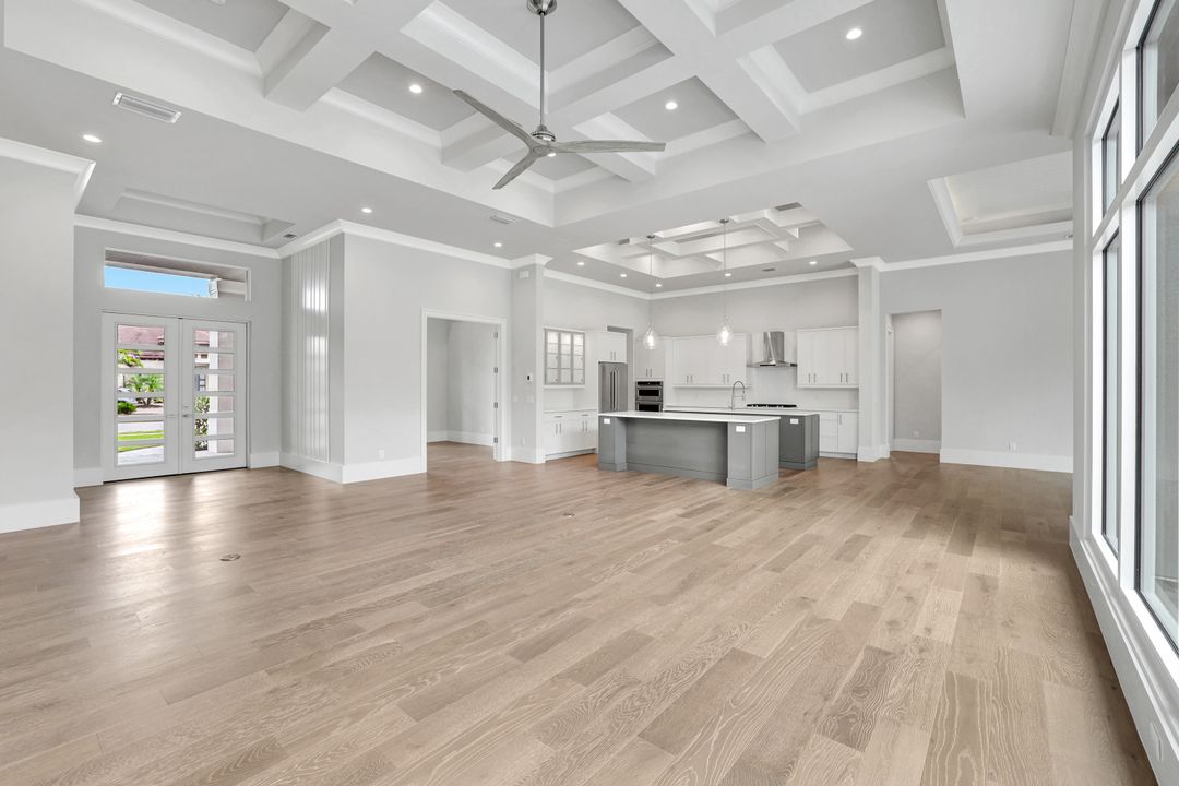 14286 Charthouse Cir, Naples, FL 34114