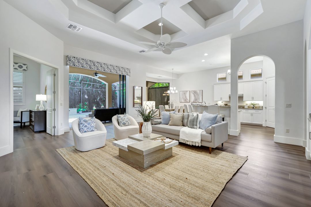 5717 Hammock Isles Dr, Naples, FL 34119