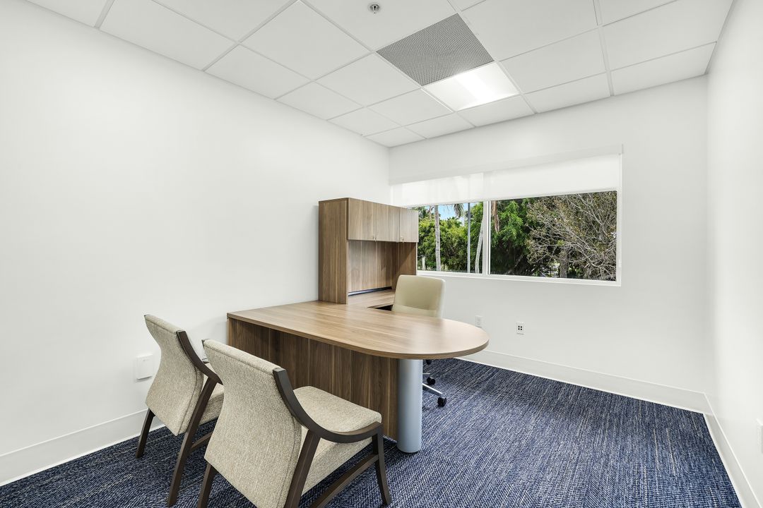 2390 Tamiami Trl N #212, Naples, FL 34103