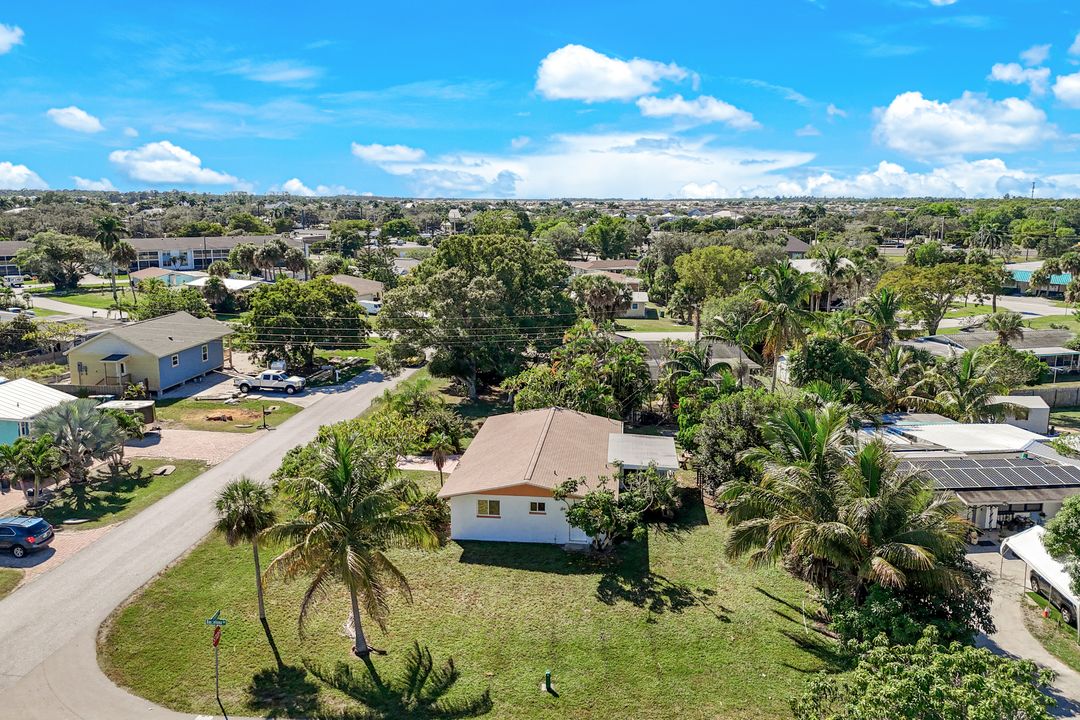 4862 Catalina Dr, Naples, FL 34112