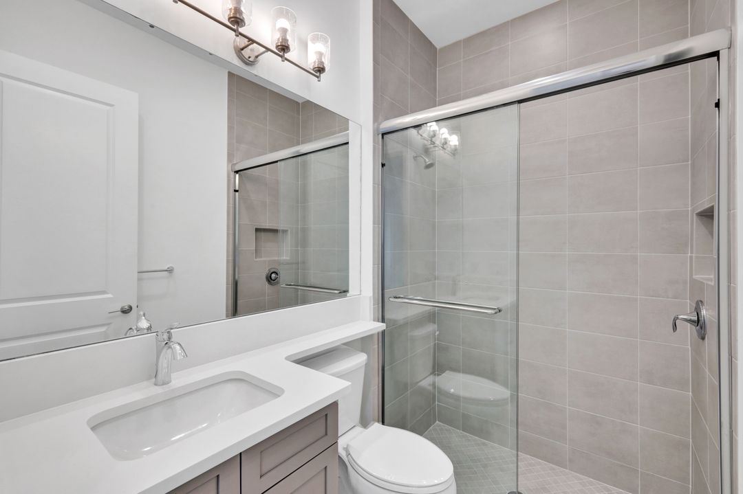 11809 Drake Ln, Naples, FL 34120