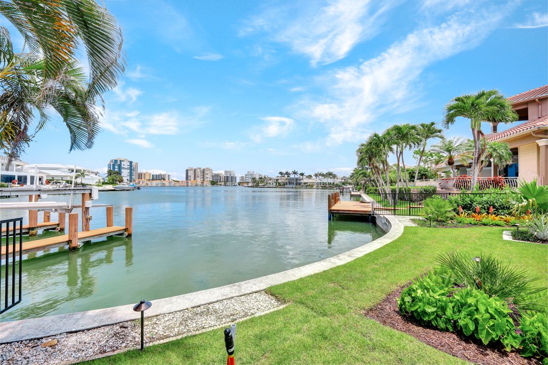 3401 Crayton Rd, Naples, FL 34102