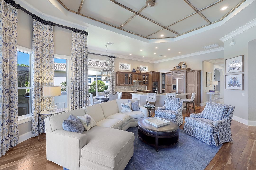 3086 Aviamar Cir, Naples, FL 34114