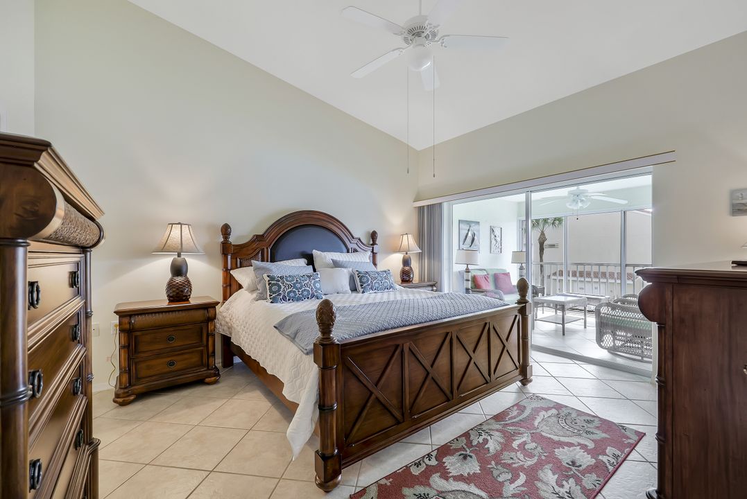 2395 Bayou Ln #4, Naples, FL 34112