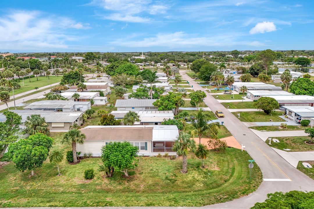 524 Menton Ln, Naples, FL 34112