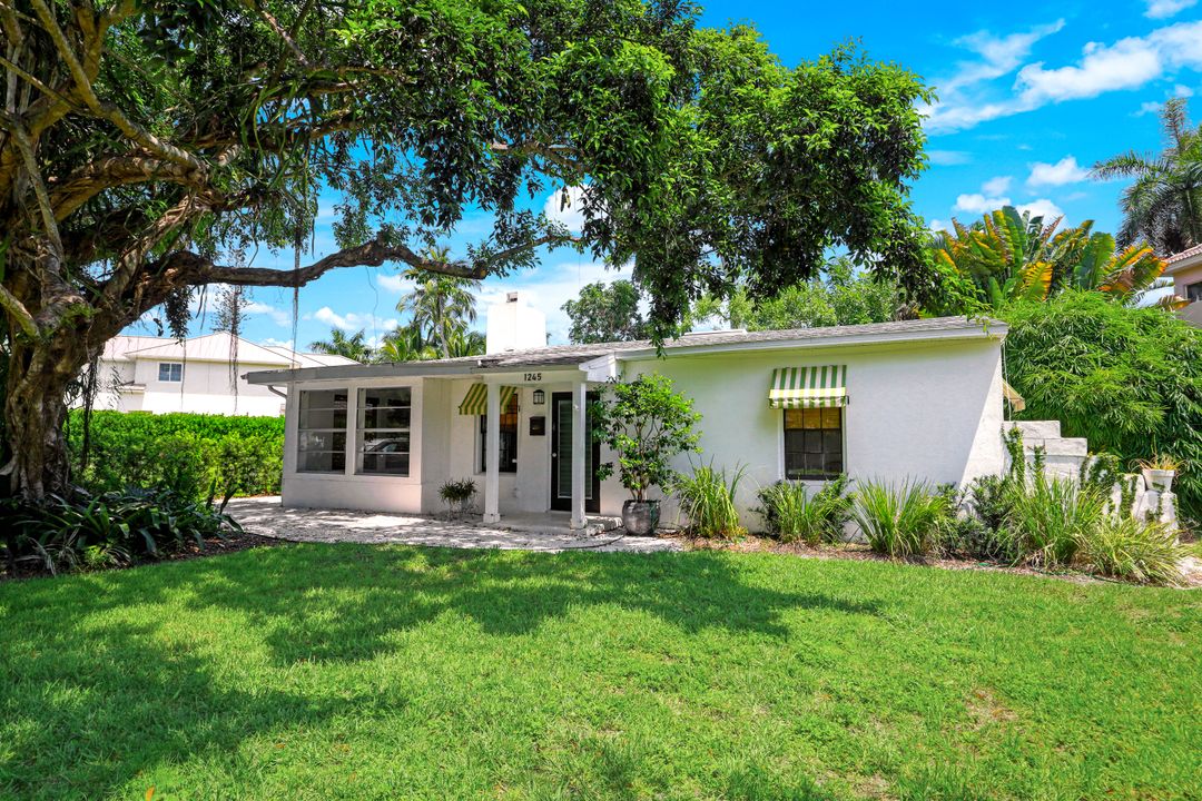 1245 8th Terrace N, Naples, FL 34102