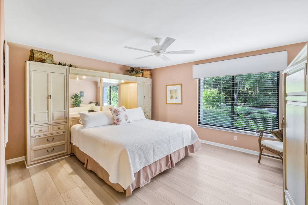 1111 Wildwood Ln, Naples, FL 34105