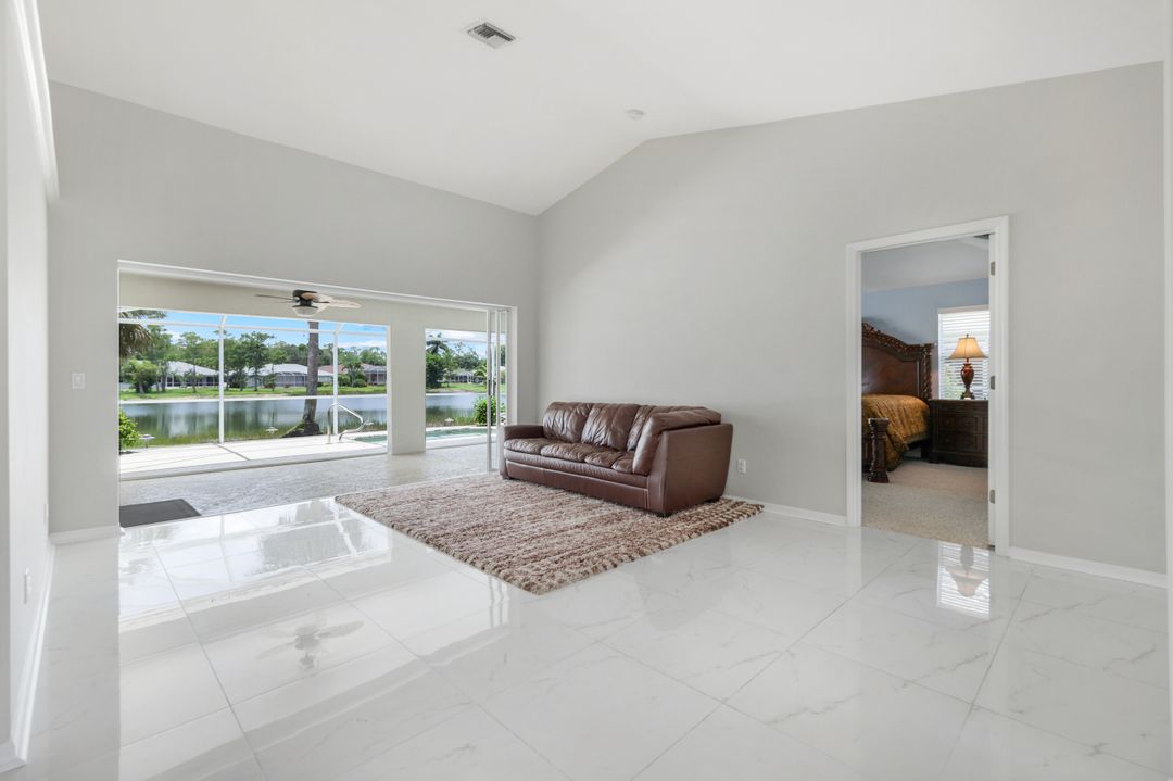 7563 Woodland Bend Cir, Fort Myers, FL 33912