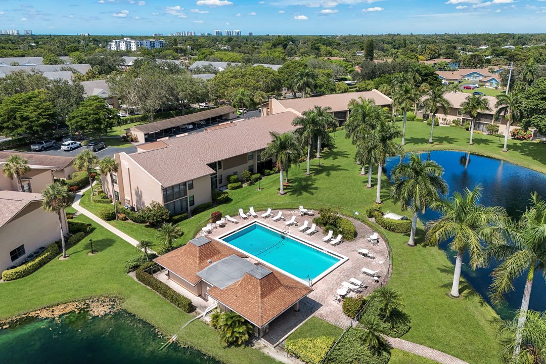 960 Palm View Dr #209, Naples, FL 34110