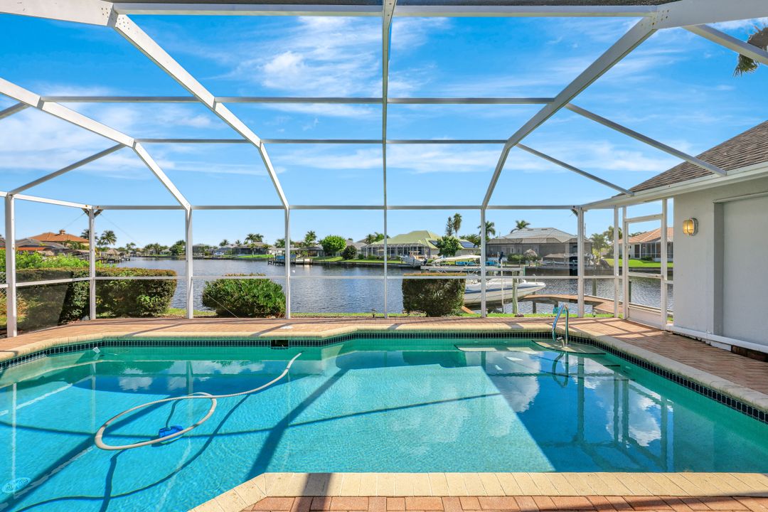 2137 SE 19th Ave, Cape Coral, FL 33990