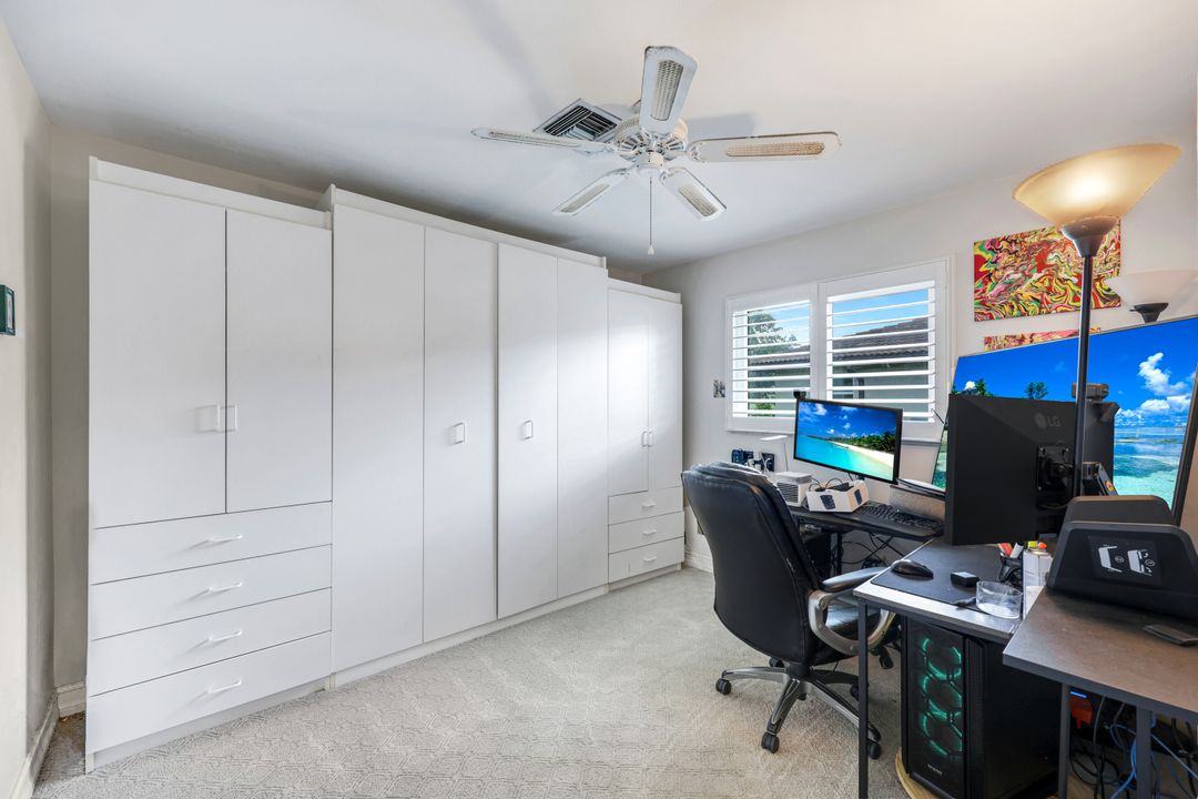 211 Pine Valley Cir, Naples, FL 34113