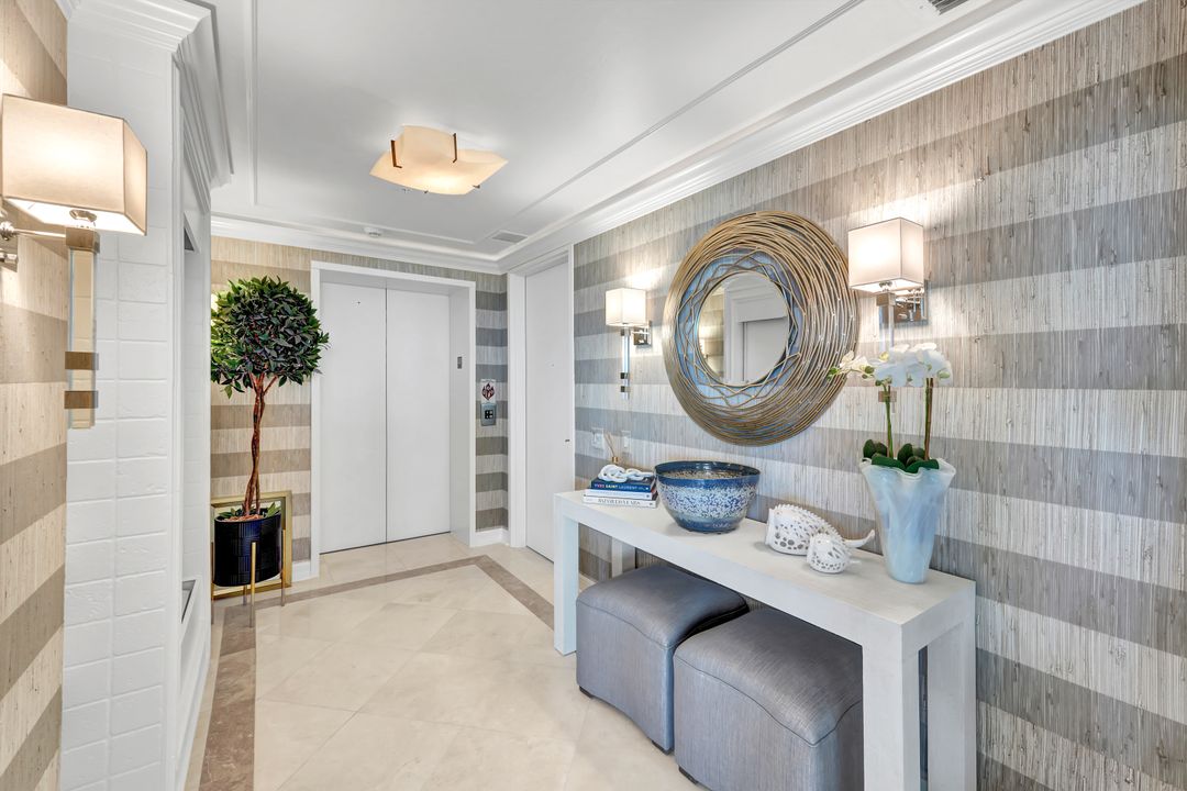 295 Grande Way #1403, Naples, FL 34110