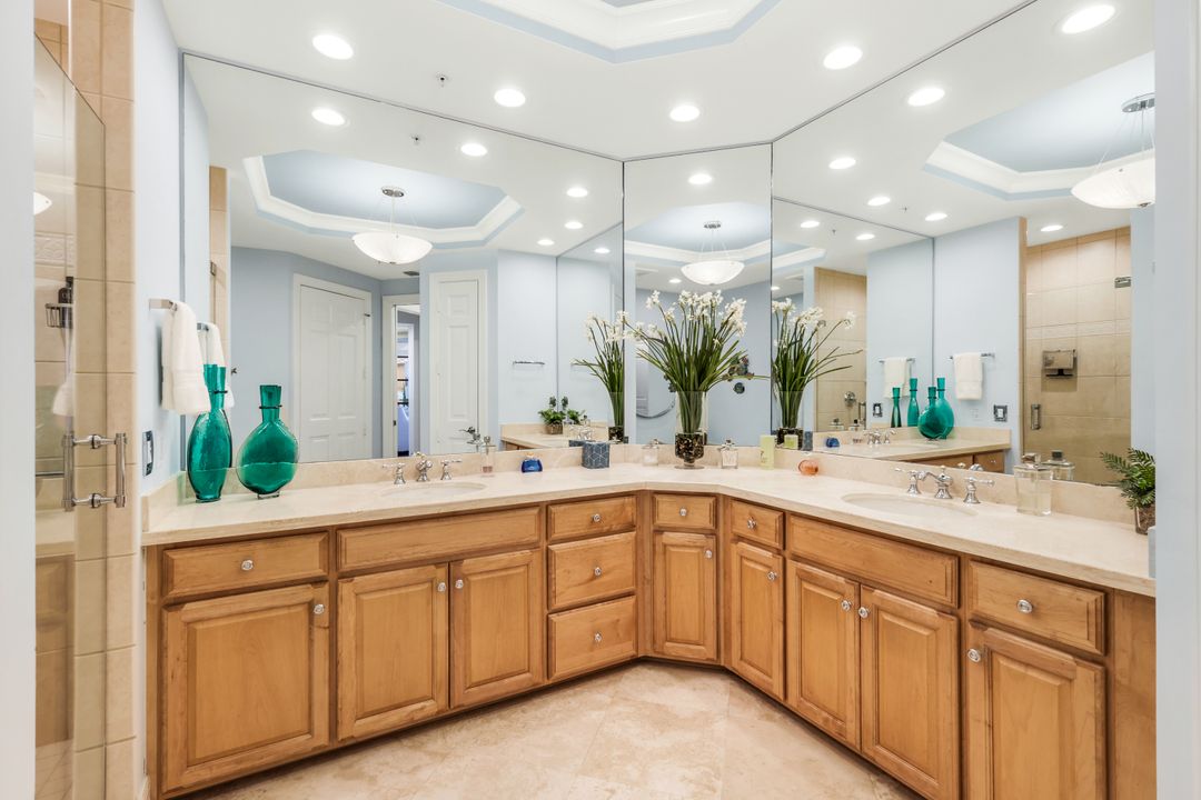 295 Grande Way #1505, Naples, FL 34110