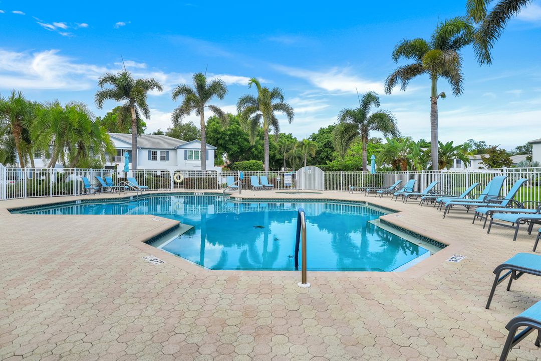 859 Tanbark Dr #101, Naples, FL 34108