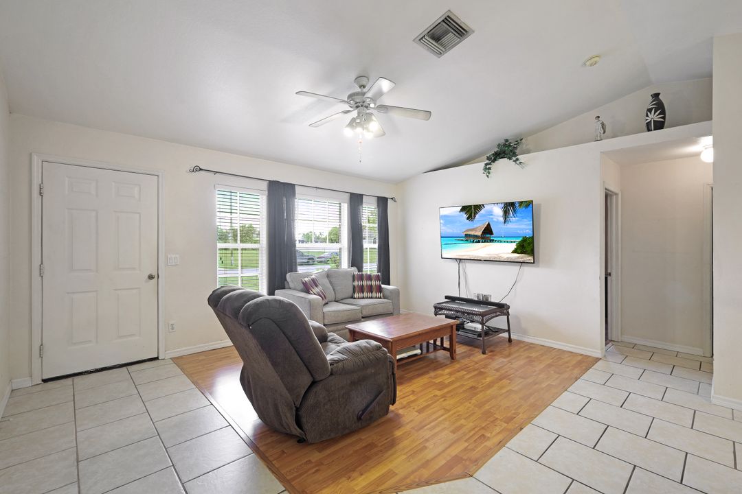 1332 SW 1st Ave, Cape Coral, FL 33991