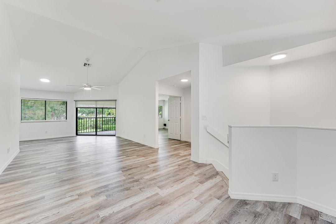 142 Bennington Dr #8, Naples, FL 34104