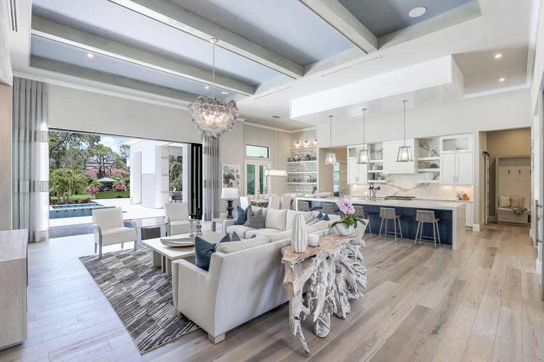 125 Caribbean Rd, Naples, FL 34108