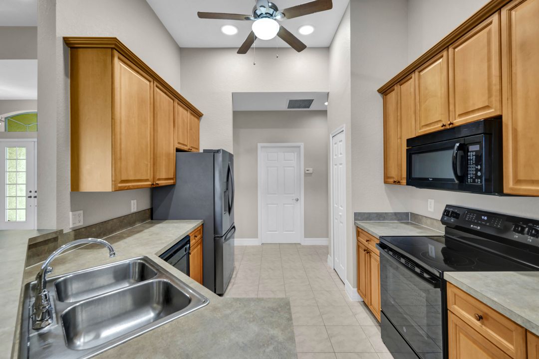 3917 SW 20th Pl, Cape Coral, FL 33914