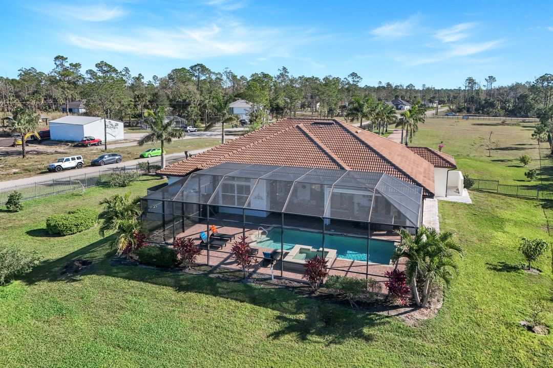 90 22nd Ave NW, Naples, FL 34120