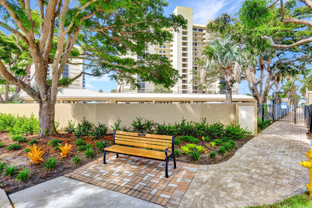11030 Gulf Shore Dr #302, Naples, FL 34108