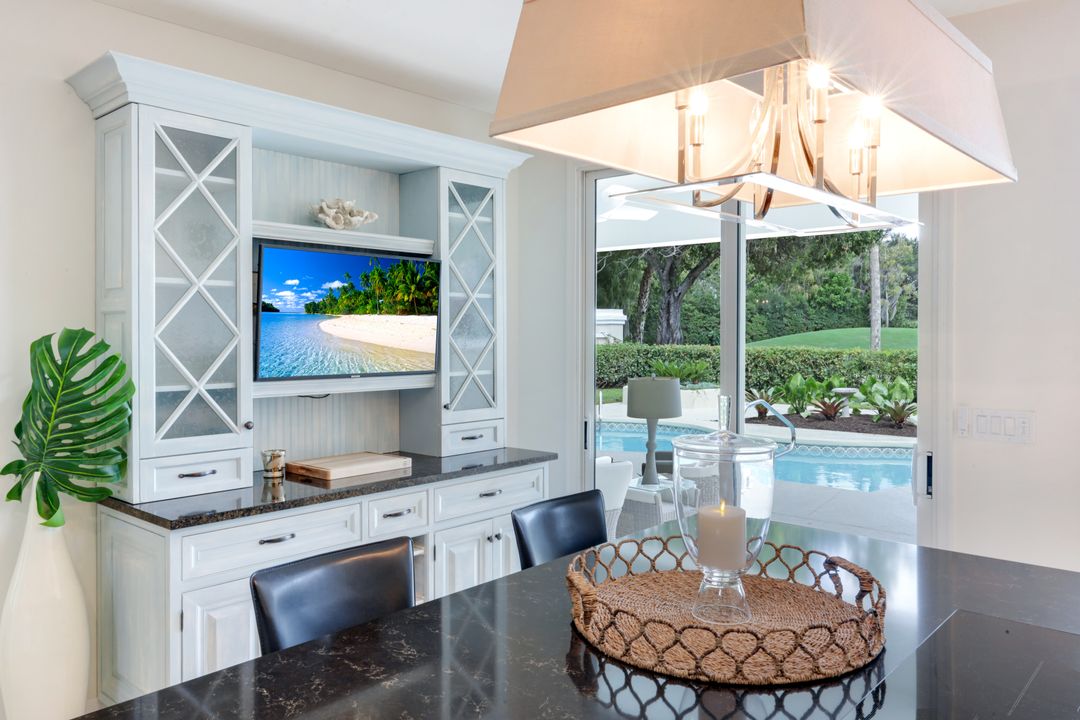 211 Via Napoli, Naples, FL 34105